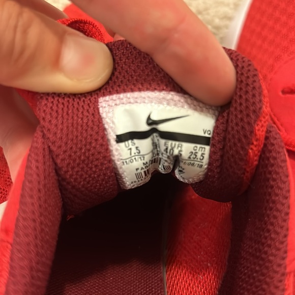 Nike Tanjun Red - Picture 4 of 5